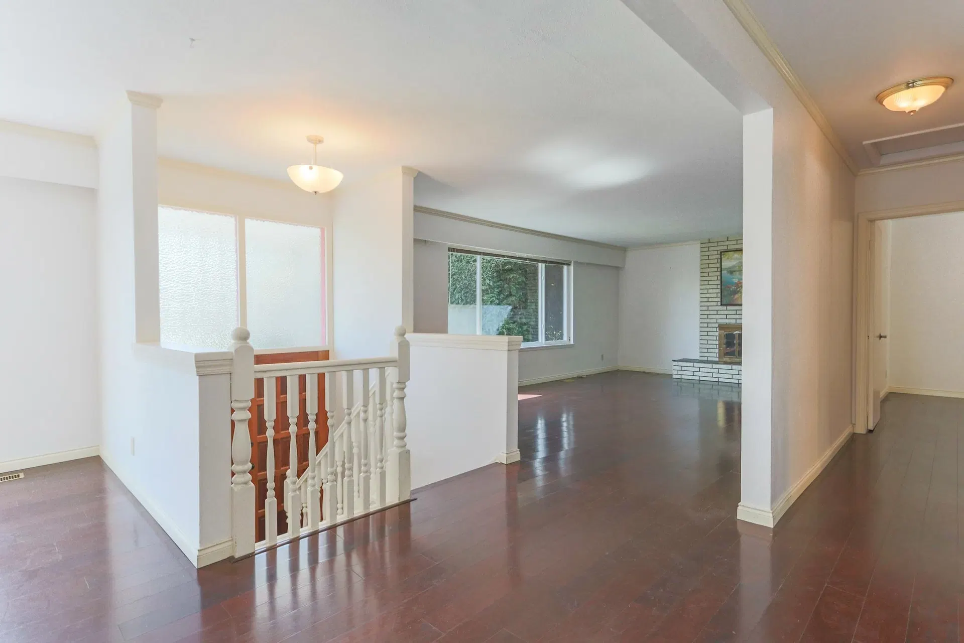 Photo 3 of 29 at 1352 E 16th Street