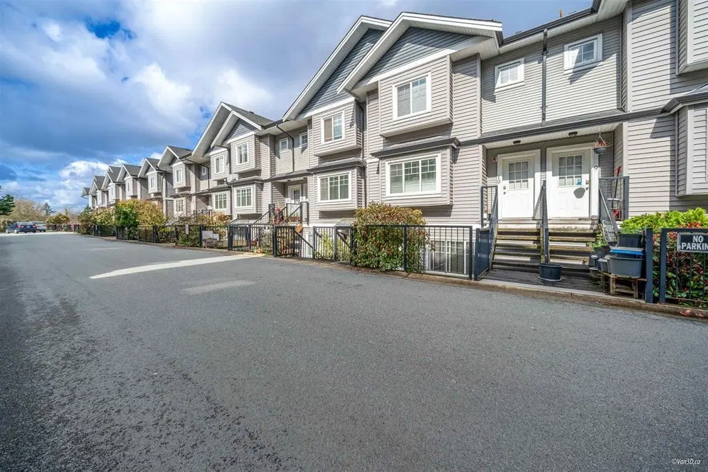 Photo 1 of 23 at #11 – 11255 132 Street