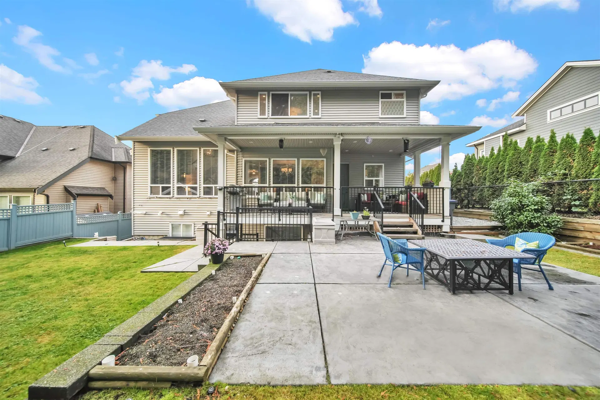 Photo 4 of 39 at 16288 60 Avenue