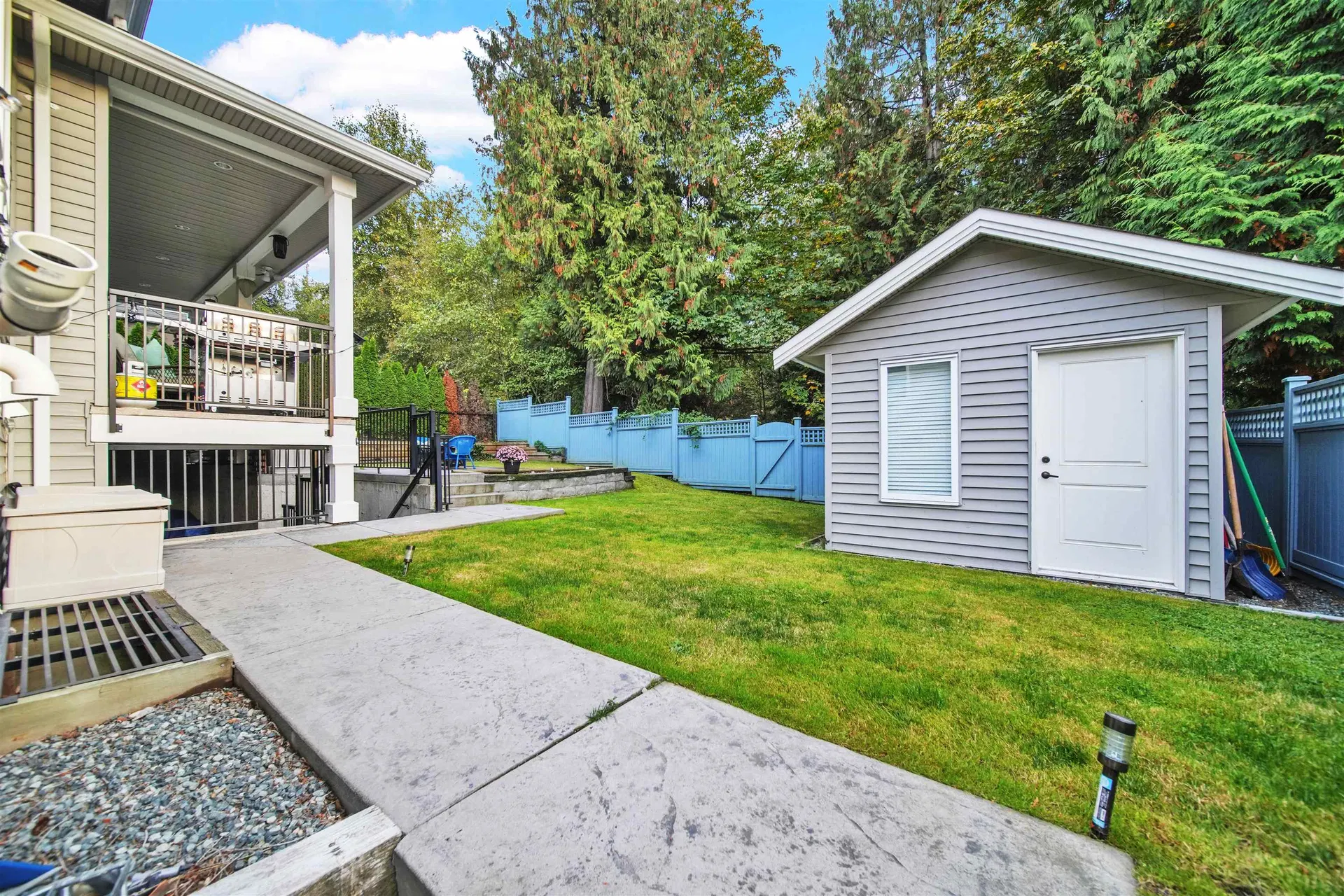 Photo 5 of 39 at 16288 60 Avenue