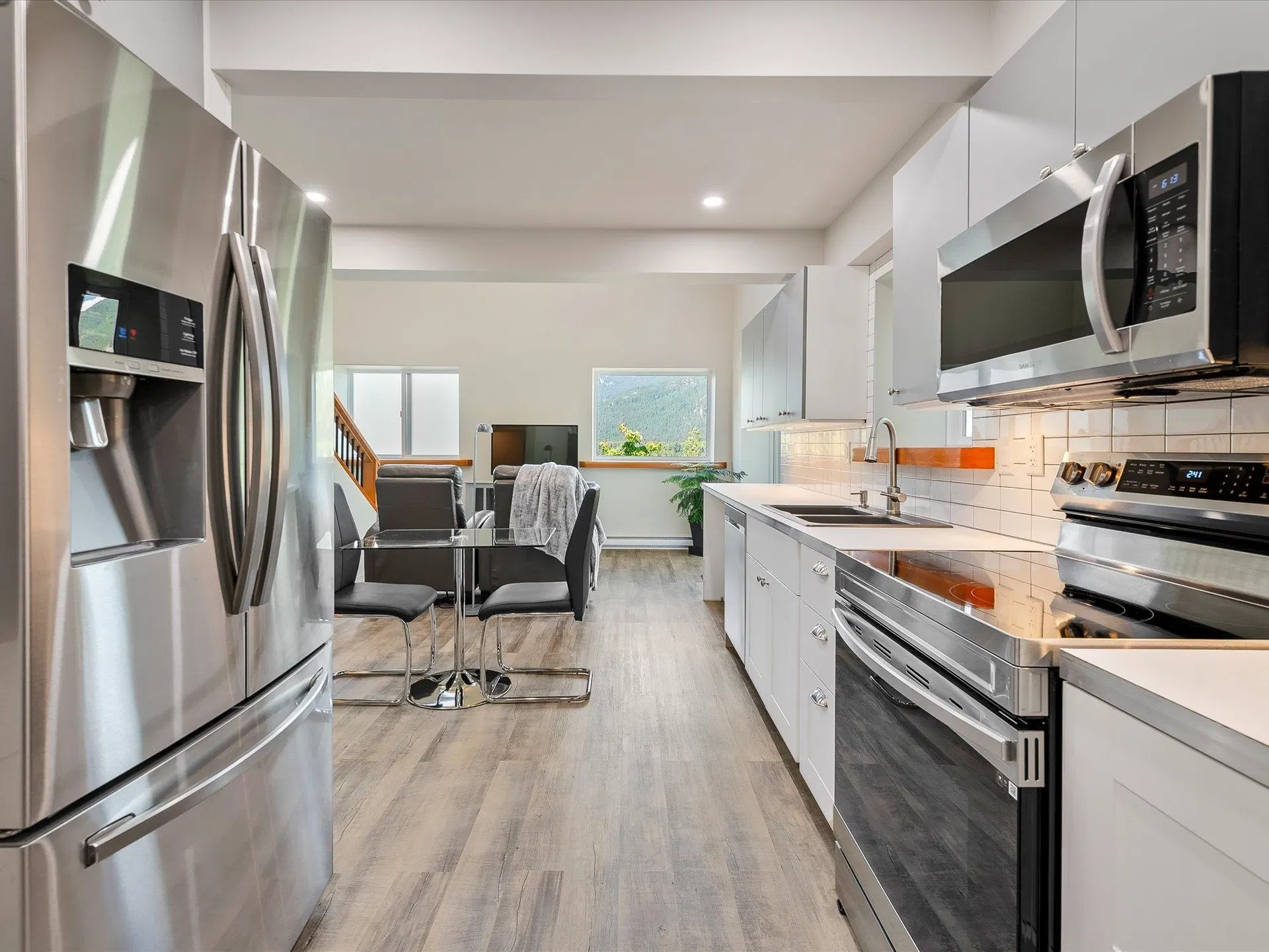 Photo 4 of 16 at #4 – 1307 Eagle Drive