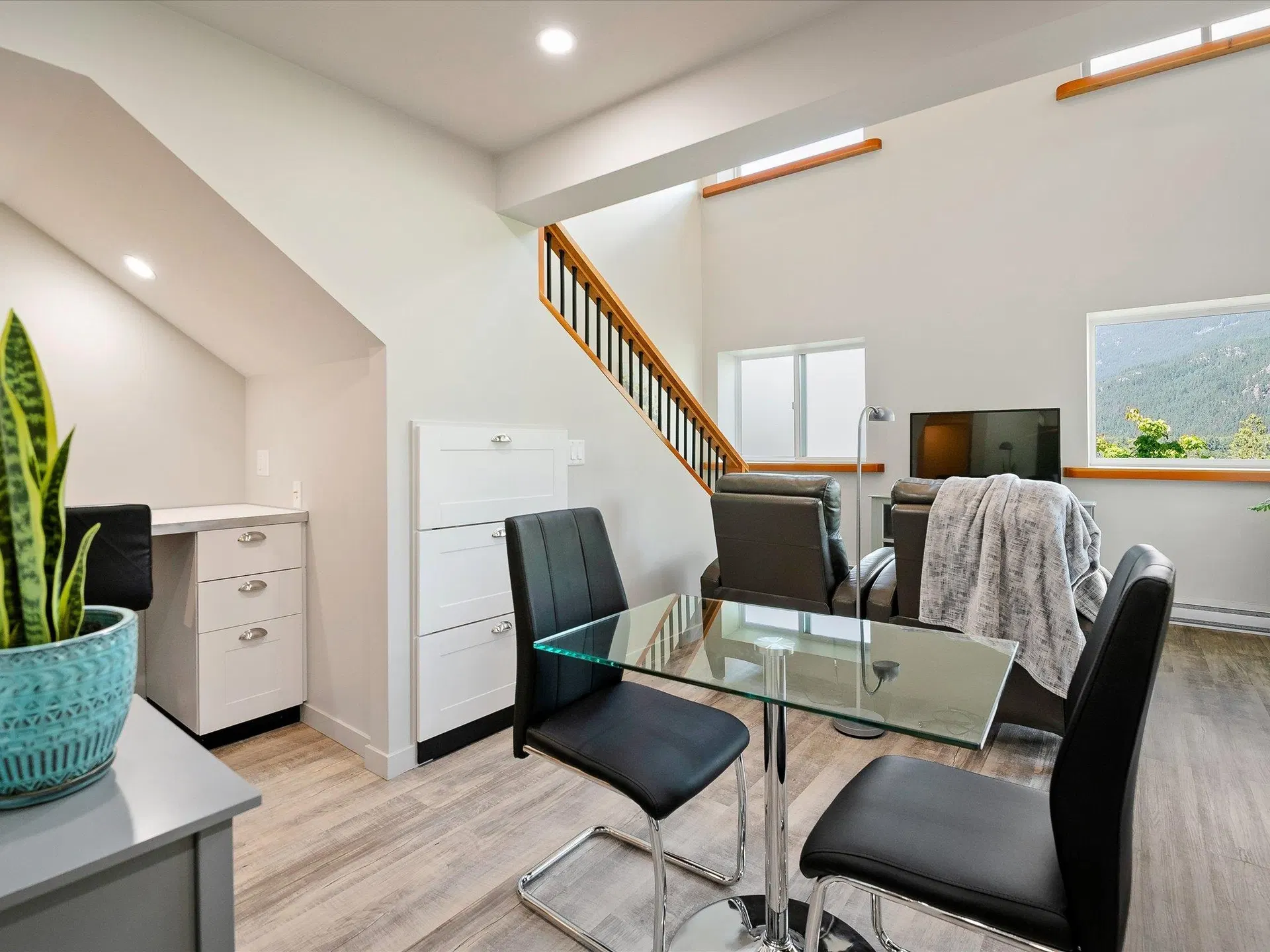 Photo 5 of 16 at #4 – 1307 Eagle Drive
