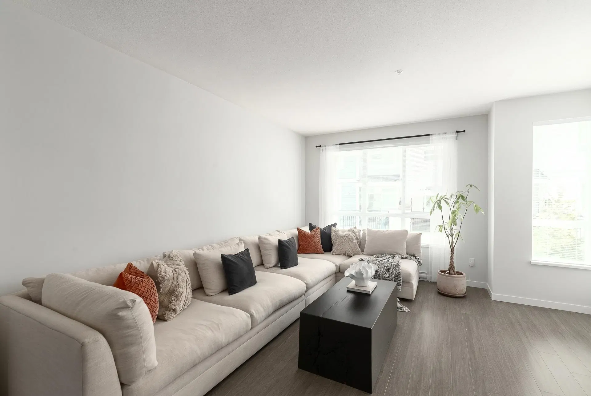Photo 4 of 40 at #6 – 8335 Nelson Street