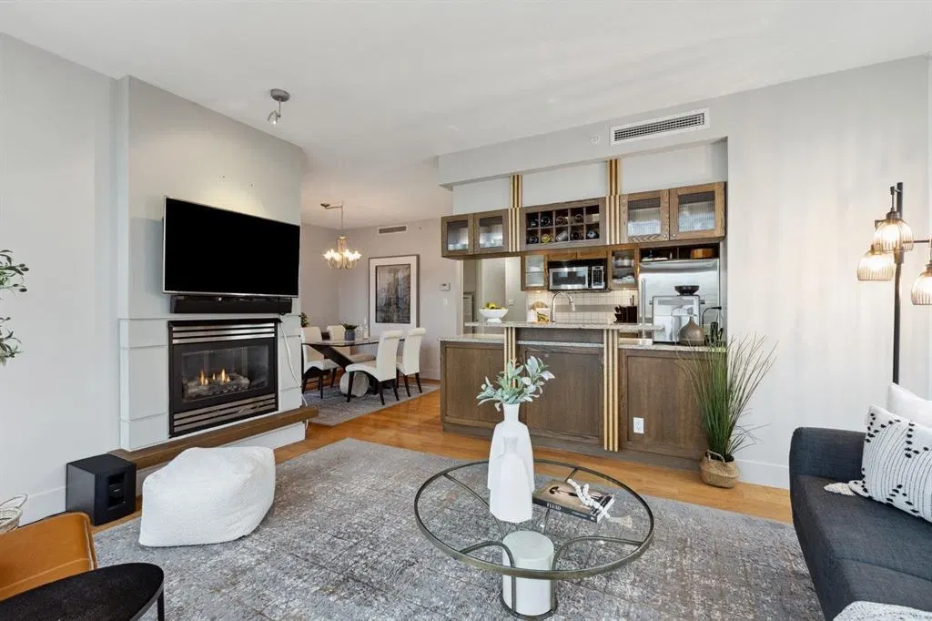 Photo 4 of 14 at #220X – 1483 Homer Street