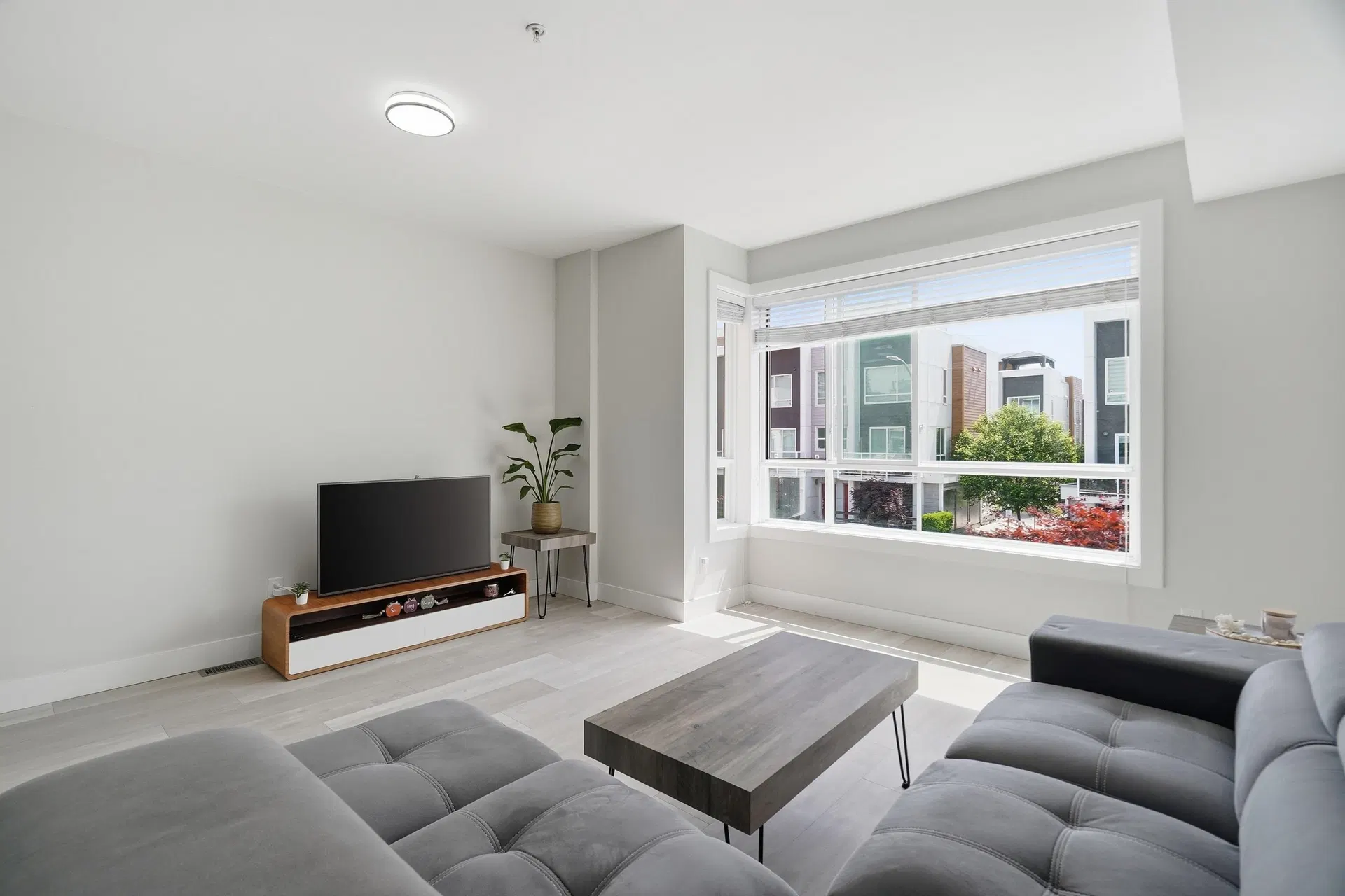 Photo 5 of 32 at #14 – 19631 55a Avenue