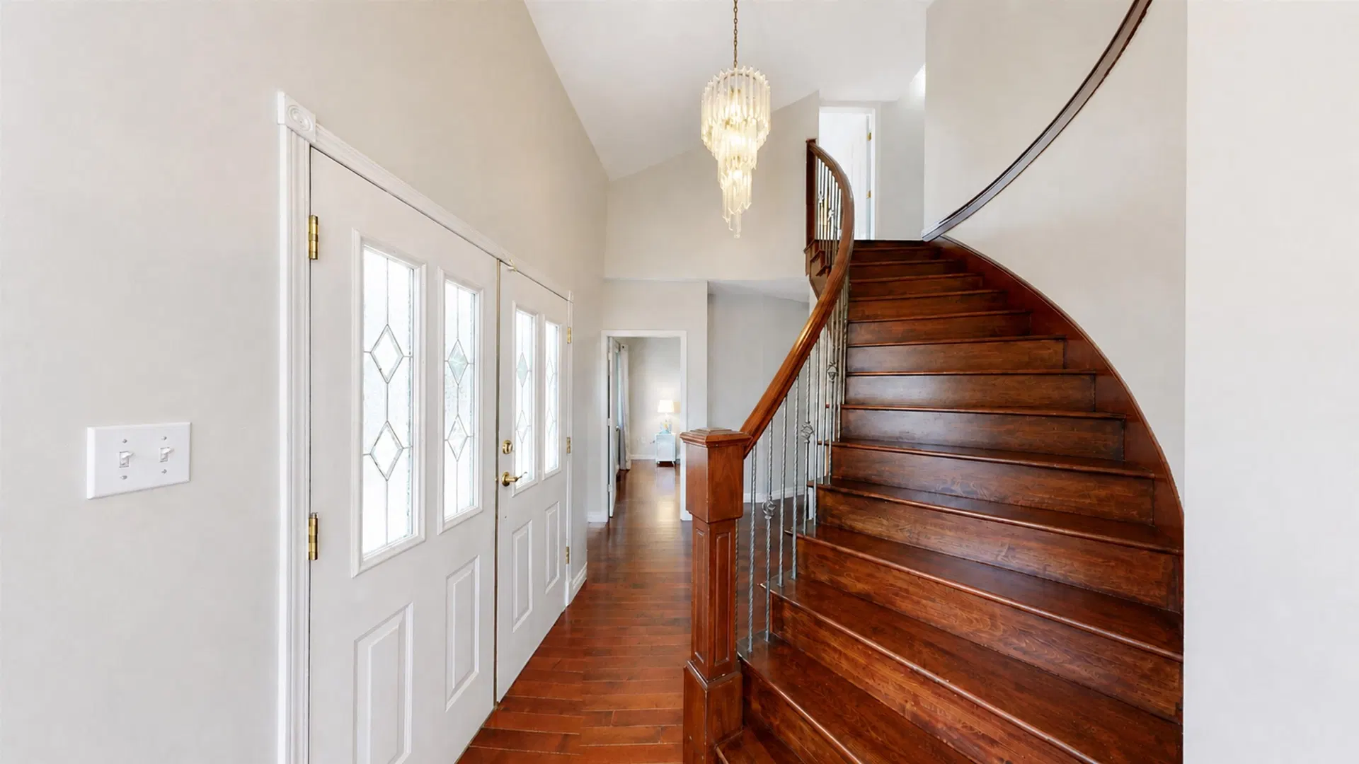 Photo 2 of 39 at 823 Burnaby Street