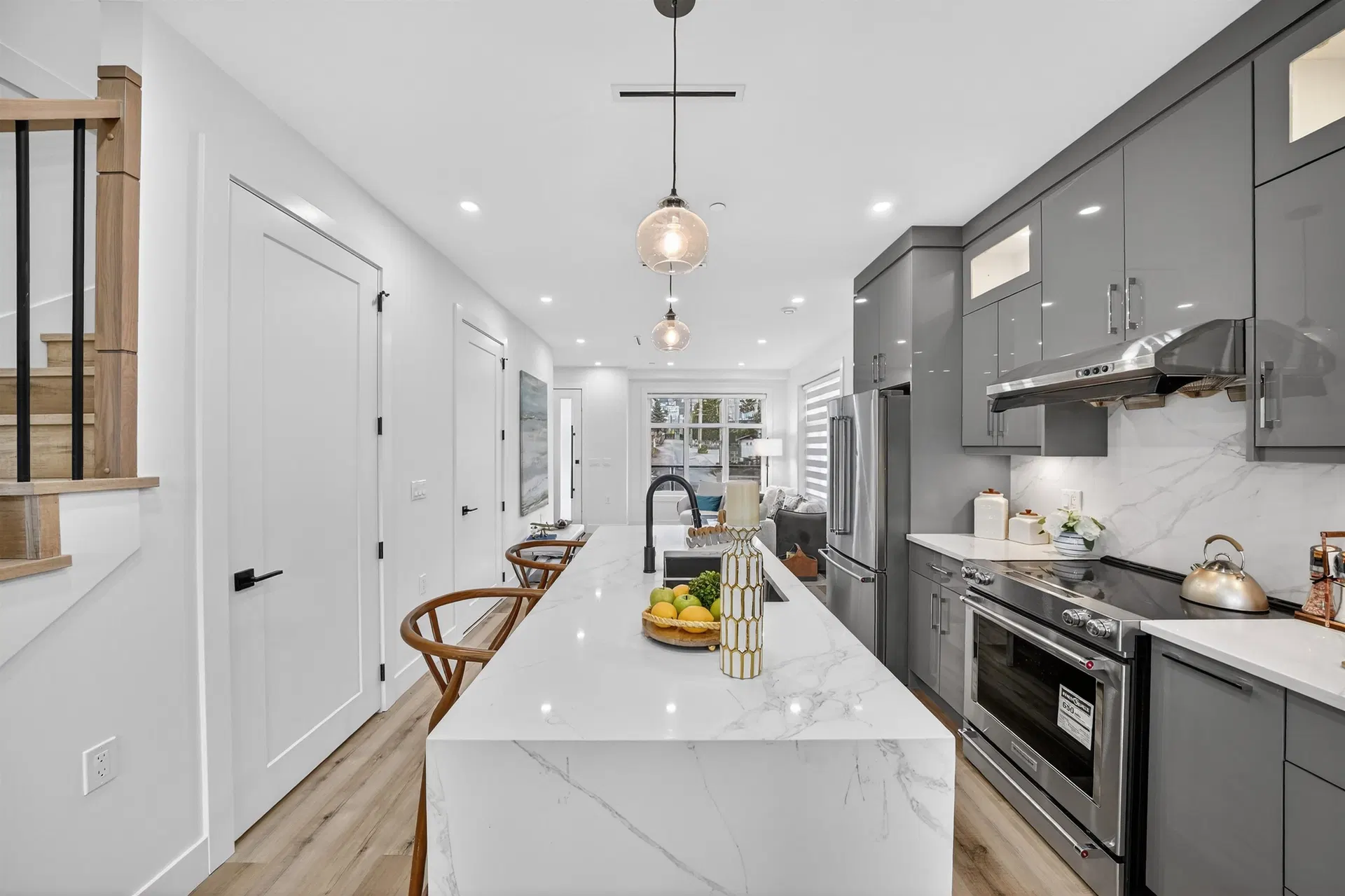 Photo 3 of 16 at 514 W 60th Avenue