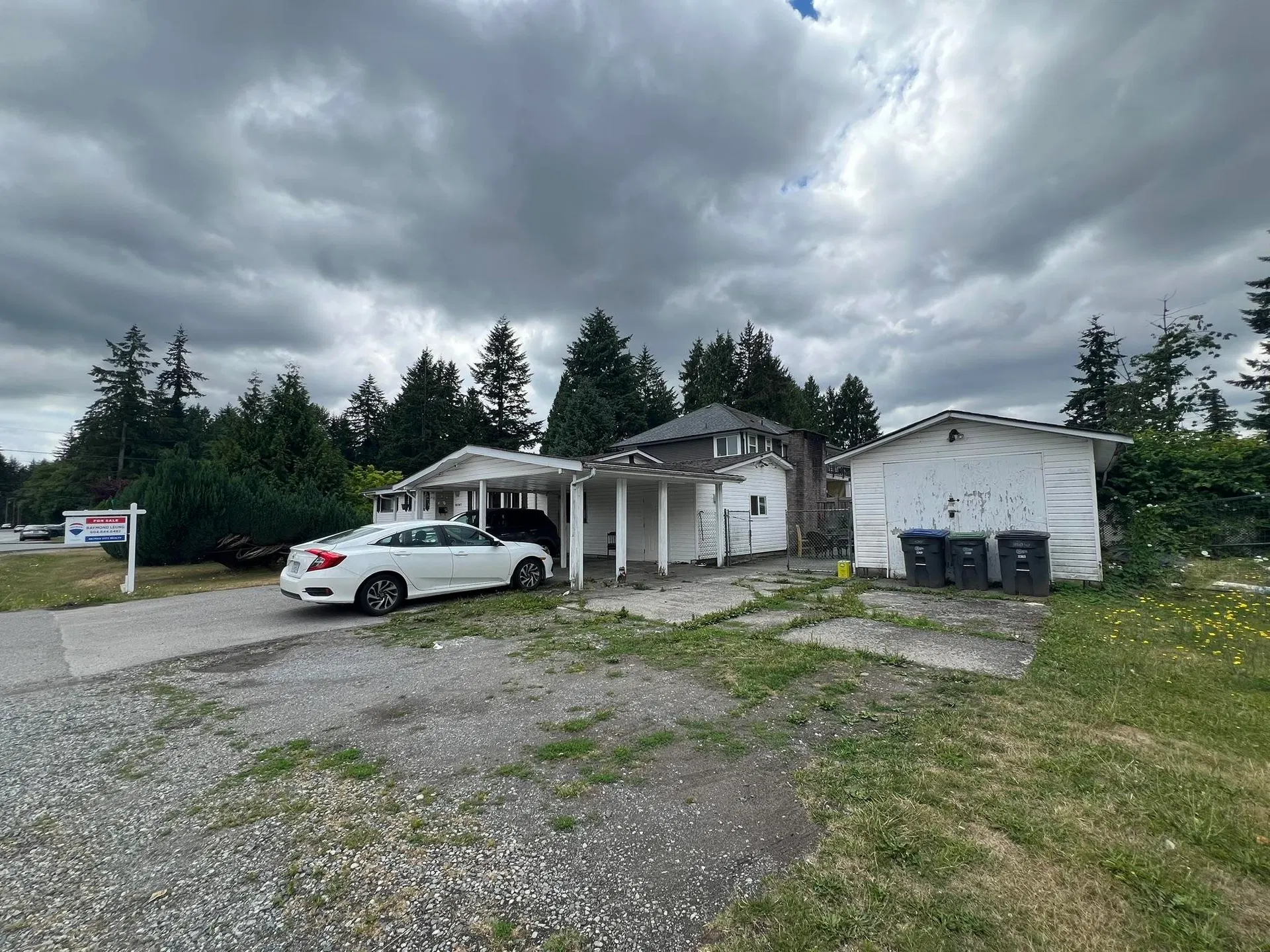 Photo 3 of 22 at 10307 146 Street