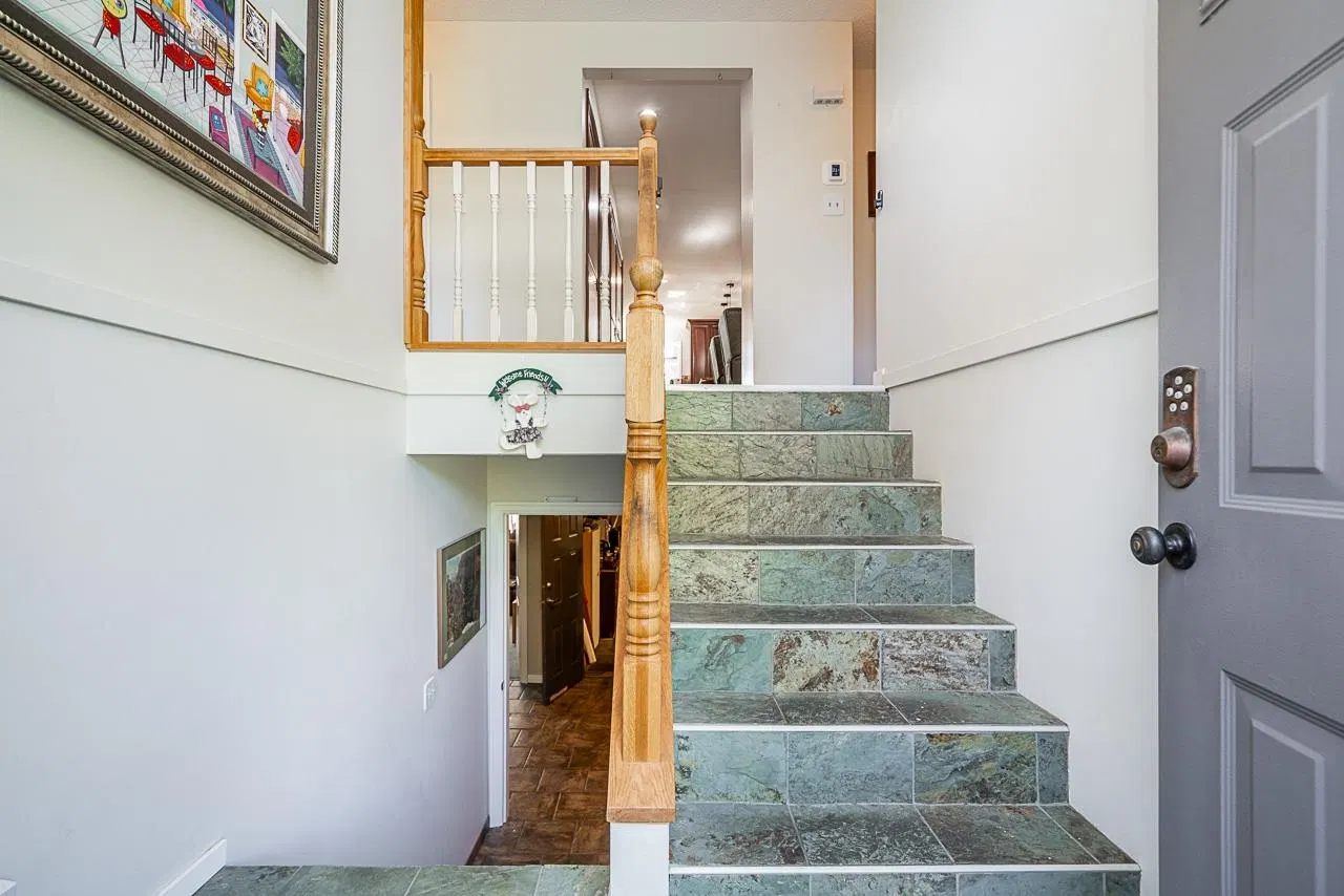 Photo 4 of 39 at 404 Mundy Street