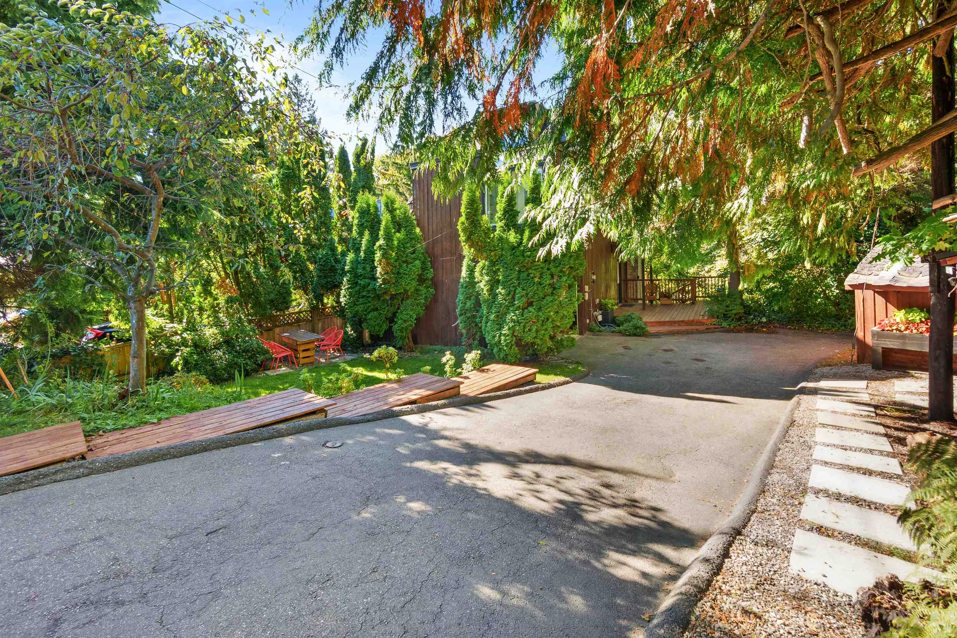 Photo 4 of 40 at 2069 Westview Drive
