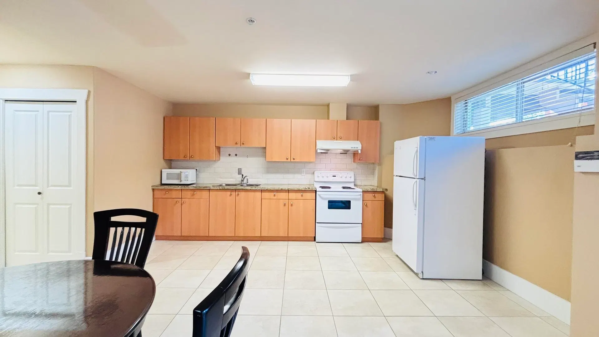 Photo 2 of 11 at #2 – 2139 W 22nd Avenue