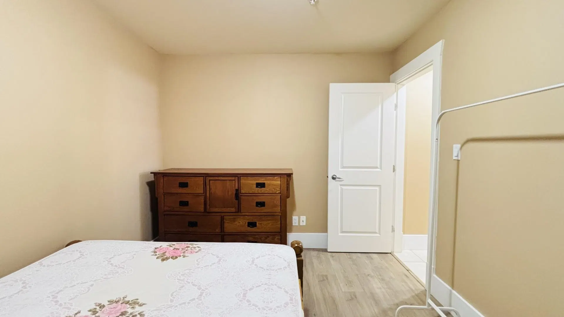 Photo 5 of 11 at #2 – 2139 W 22nd Avenue