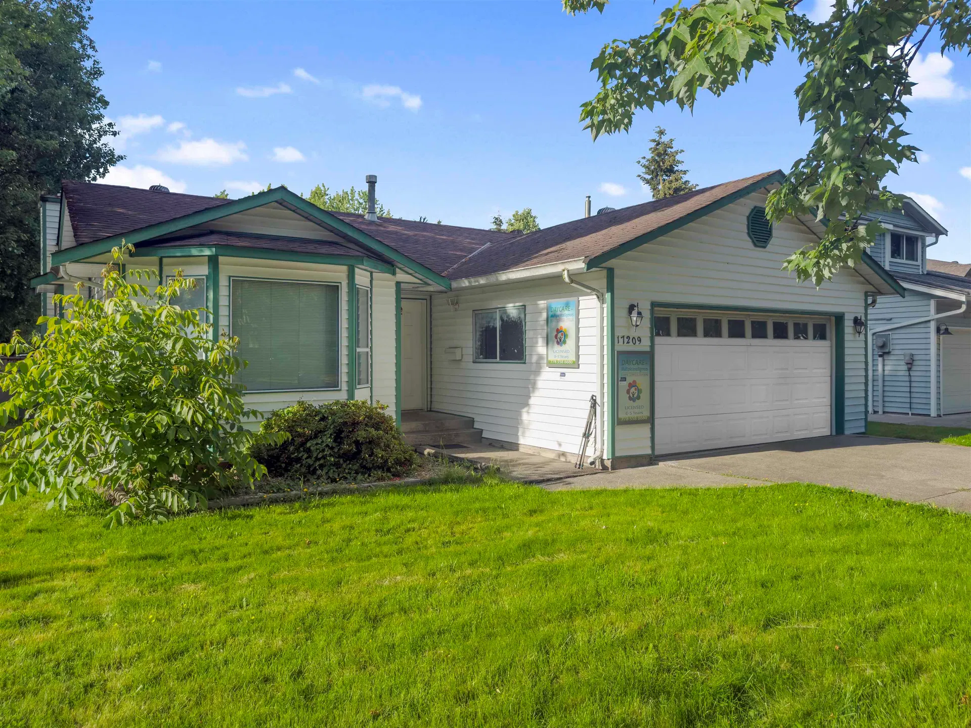 Photo 5 of 30 at 17209 62a Ave