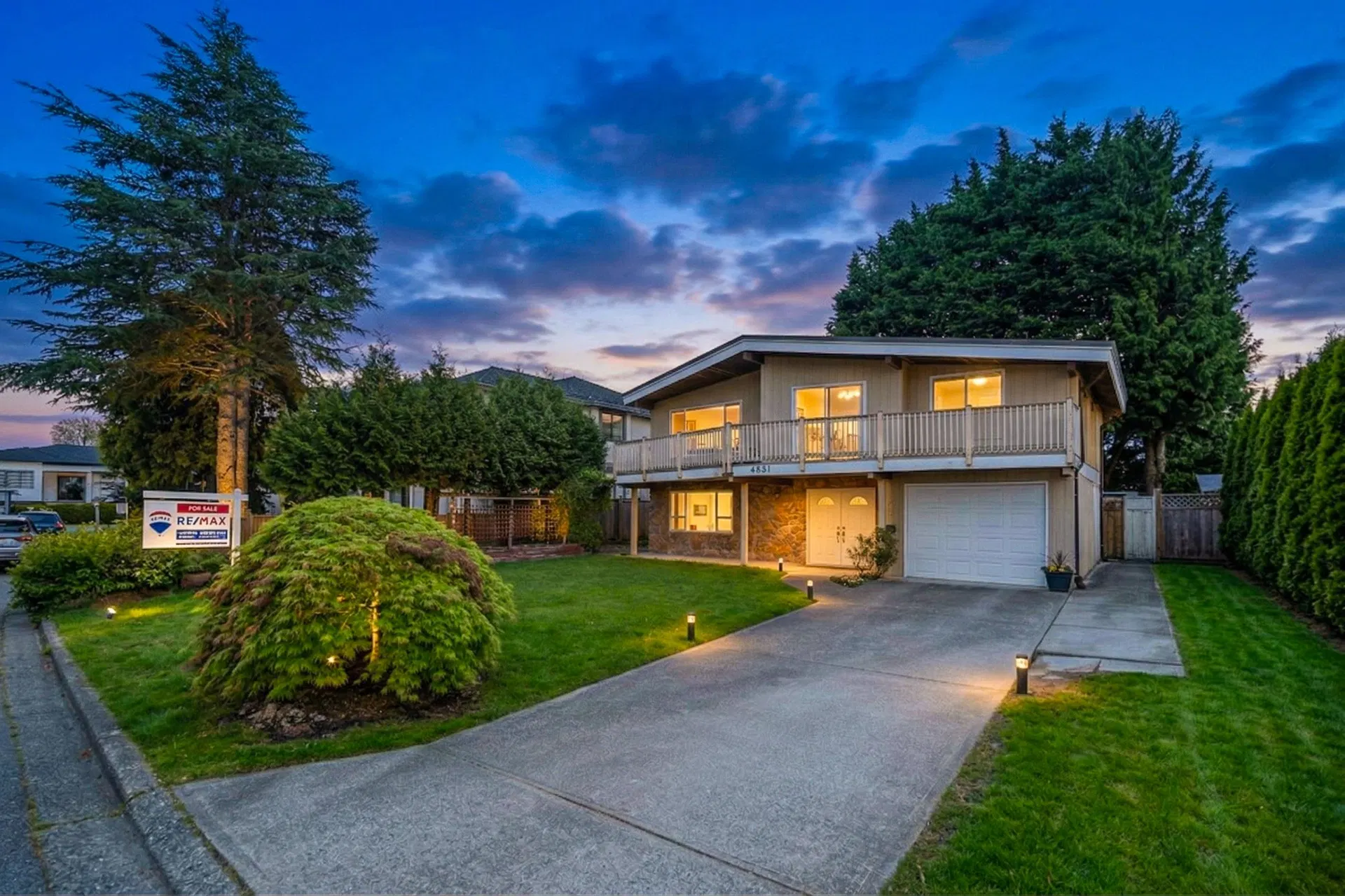 Photo 2 of 31 at 4831 Foxglove Crescent