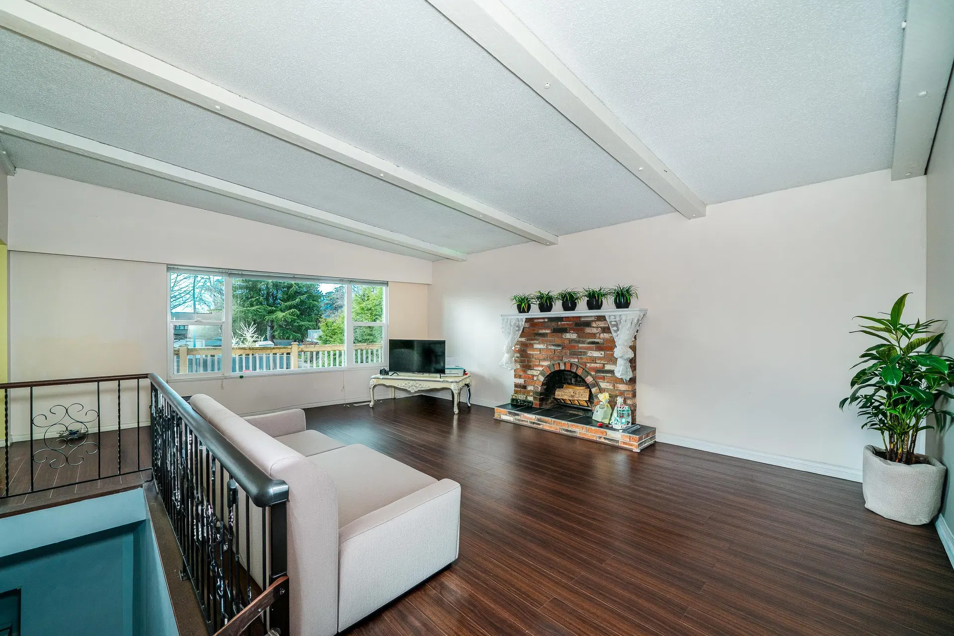 Photo 5 of 31 at 4831 Foxglove Crescent