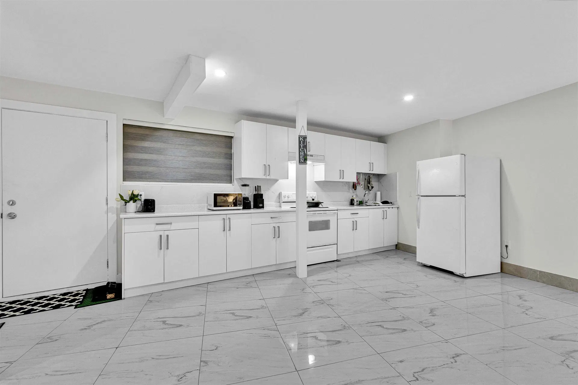 Photo 5 of 29 at 12943 112 Avenue