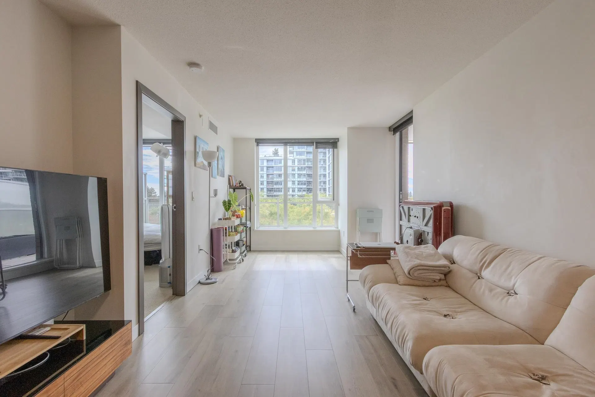 Photo 4 of 11 at #631 – 8988 Patterson Road
