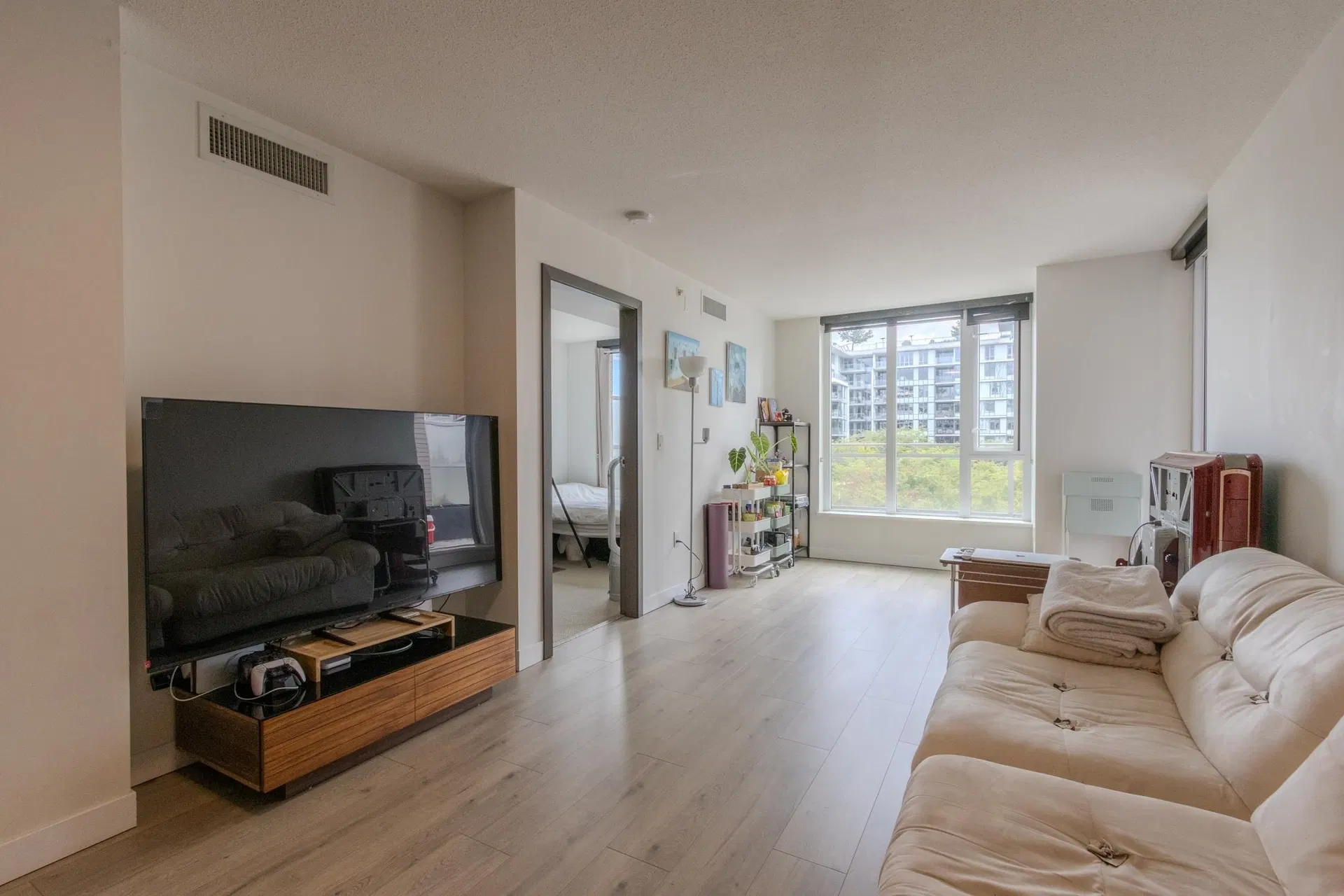 Photo 5 of 11 at #631 – 8988 Patterson Road