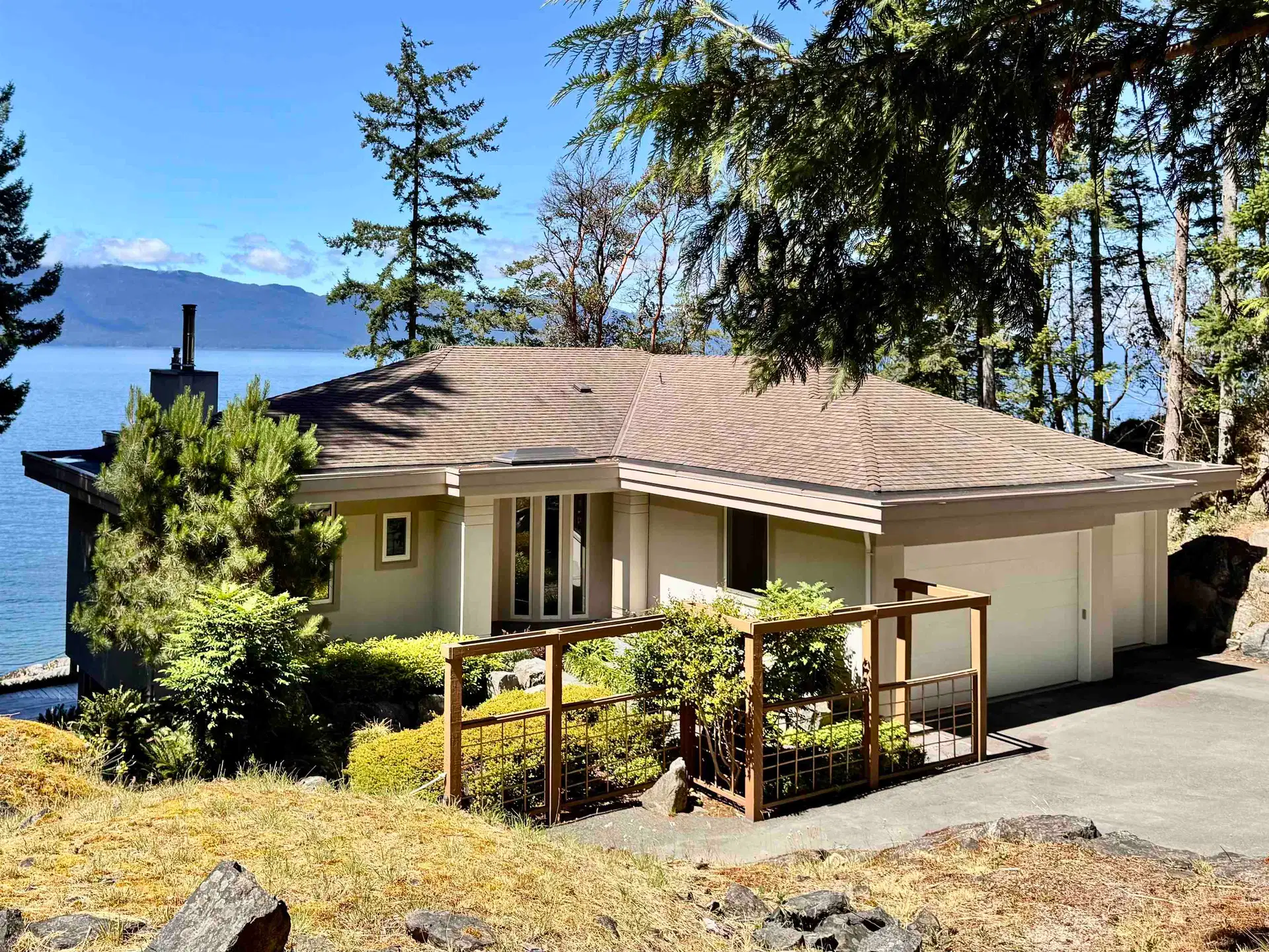 11677 Sunshine Coast Highway