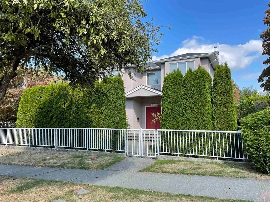 Photo 1 of 1 at 699 W 29th Avenue