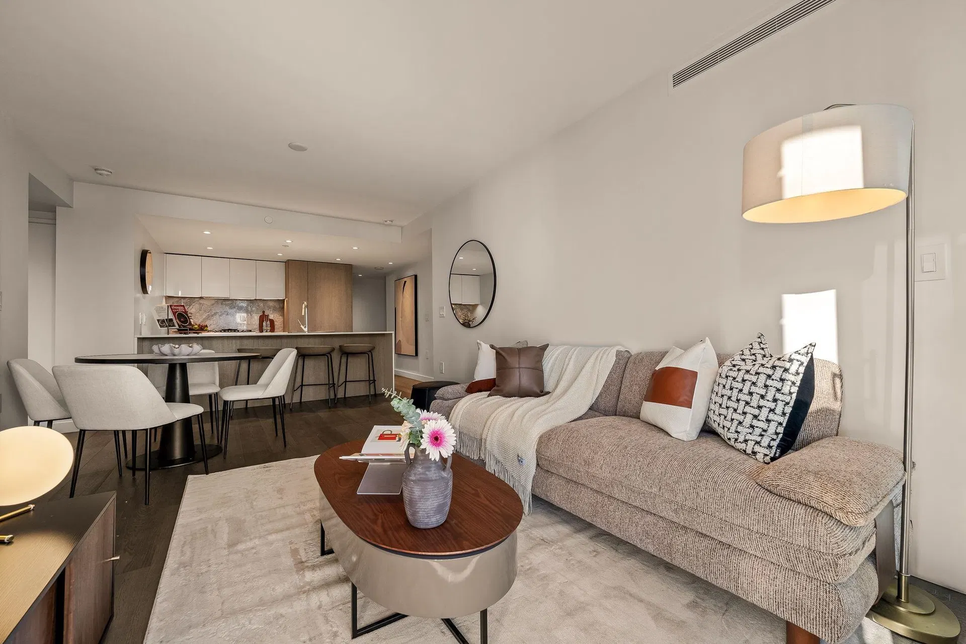 Photo 2 of 40 at #1610 – 1111 Richards Street
