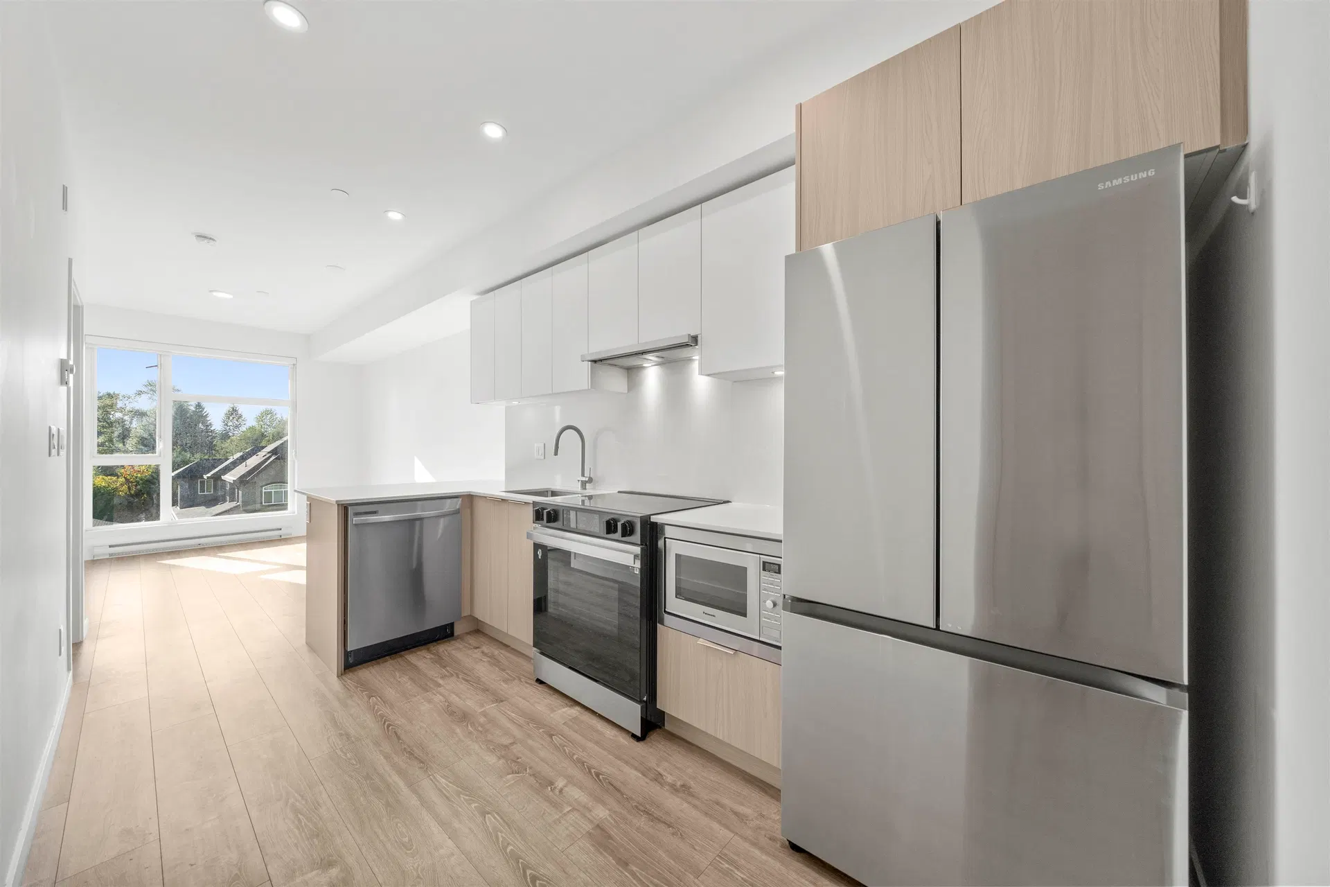 Photo 2 of 31 at #305 – 10828 139a Street