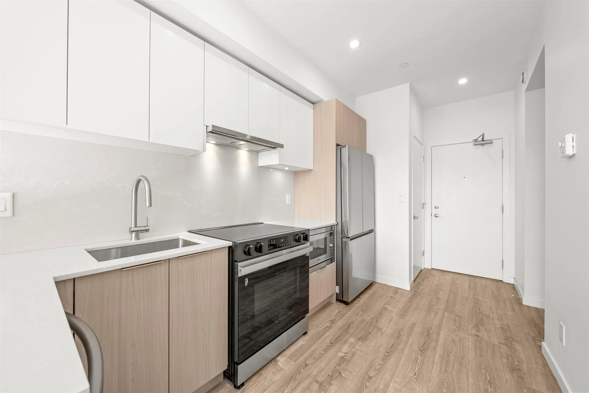 Photo 3 of 31 at #305 – 10828 139a Street