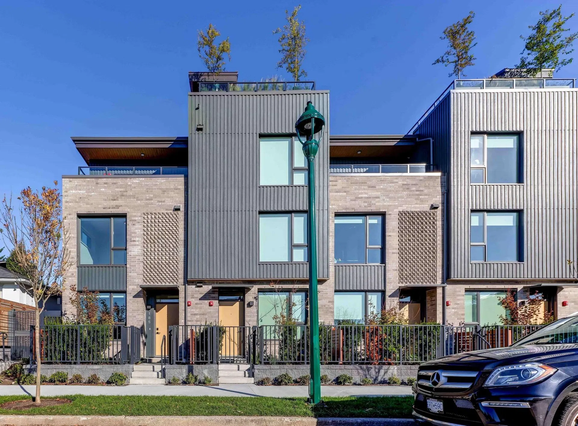 Photo 2 of 24 at #185 – 815 W 49th Avenue