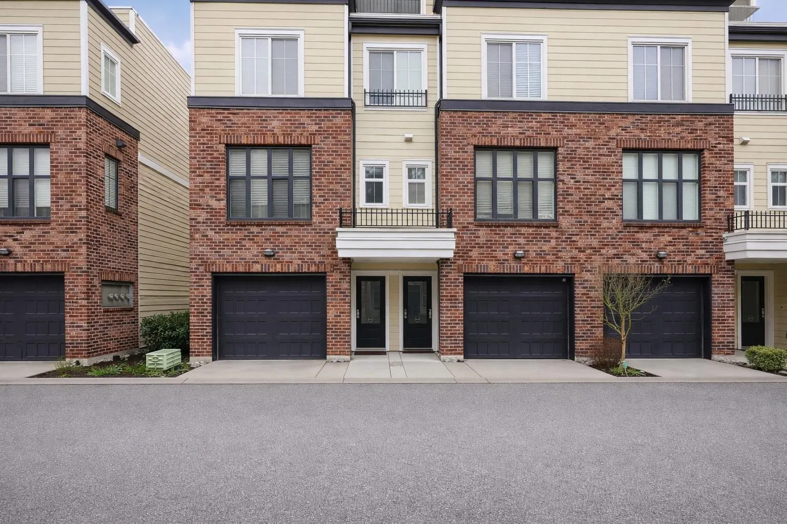 Photo 1 of 38 at #13 – 15588 32 Avenue