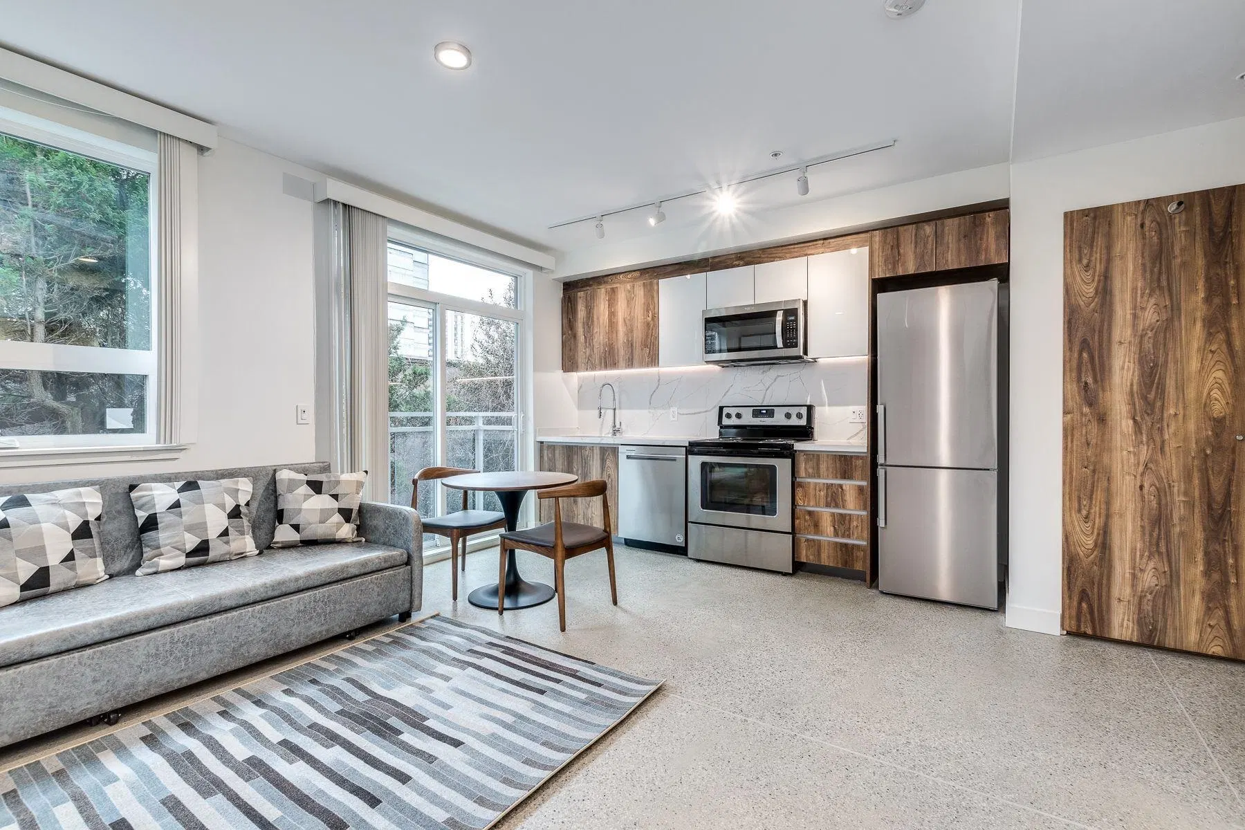 Photo 4 of 21 at #202 – 1170 Barclay Street