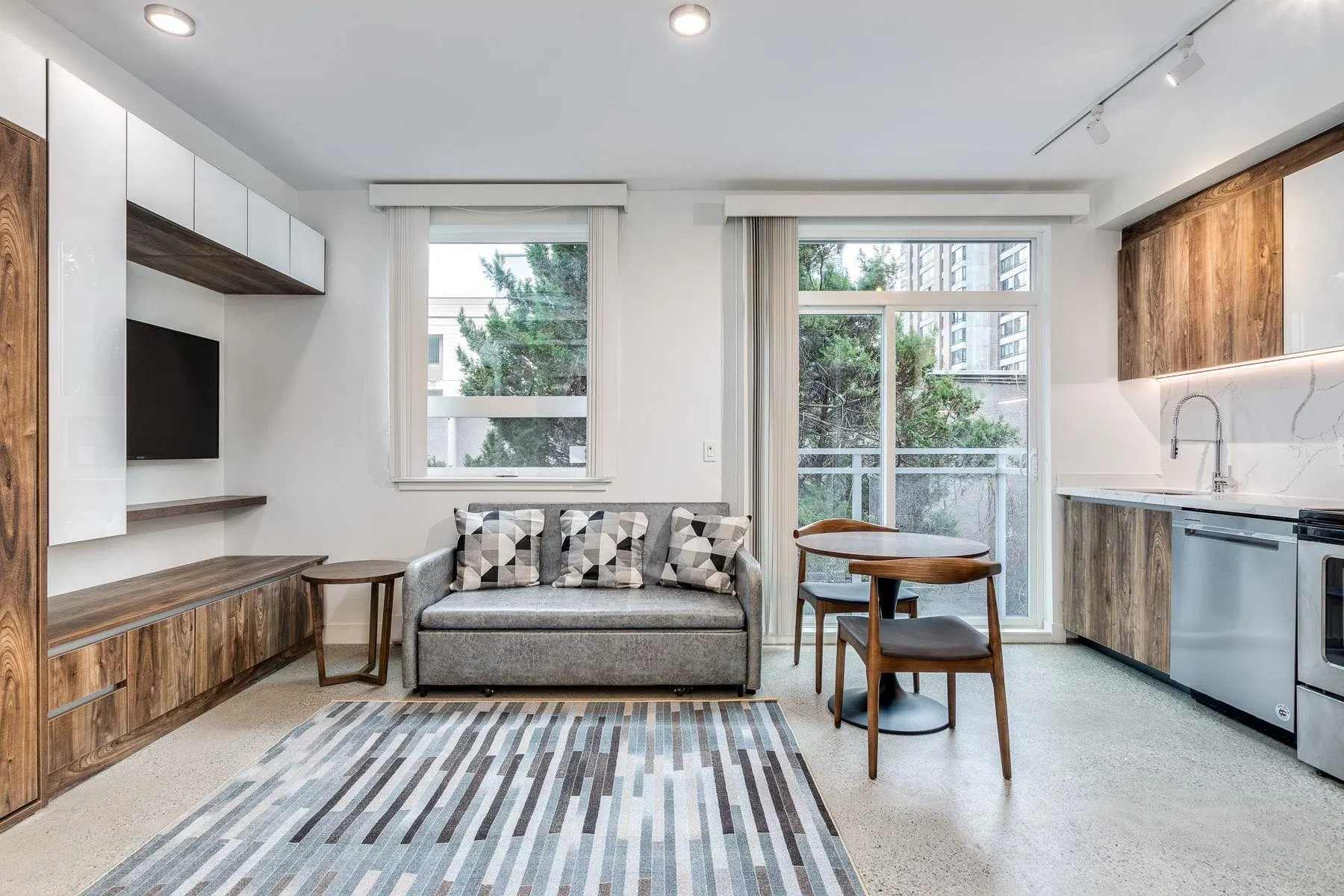Photo 5 of 21 at #202 – 1170 Barclay Street