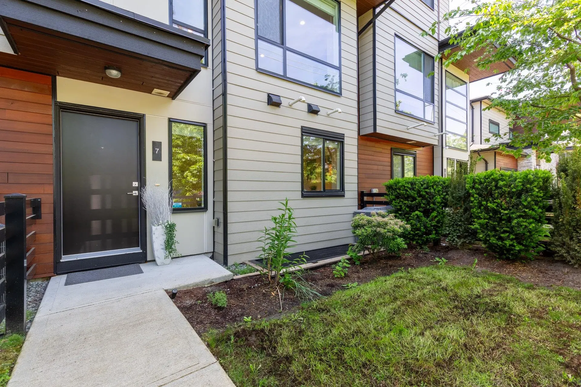 Photo 2 of 40 at #7 – 15688 28 Avenue