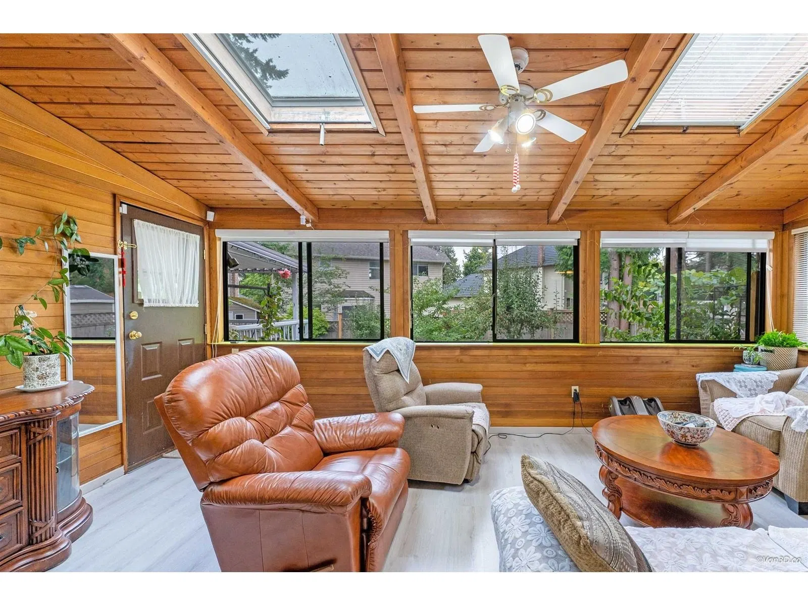Photo 5 of 27 at 15740 99 Avenue