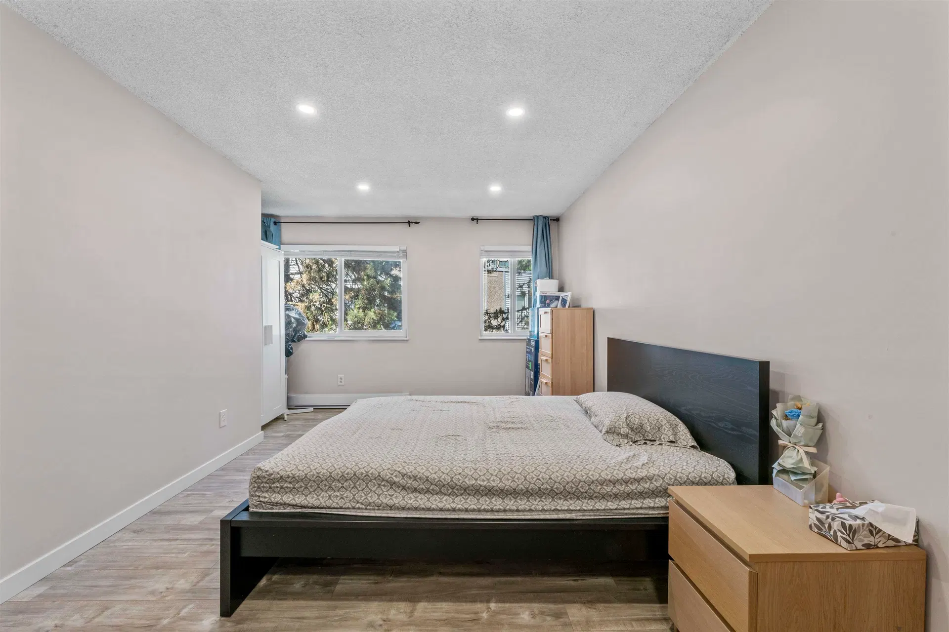 Photo 4 of 24 at #508 – 9890 Manchester Drive