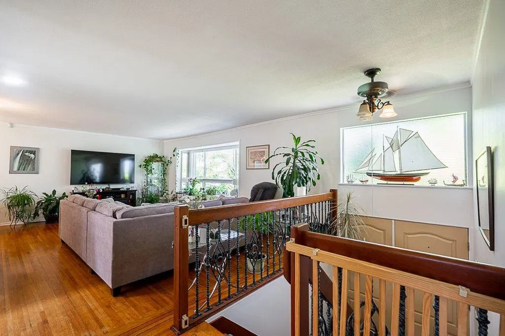 Photo 3 of 40 at 13938 115 Avenue