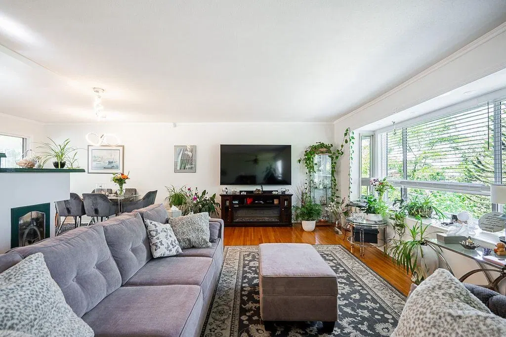Photo 4 of 40 at 13938 115 Avenue
