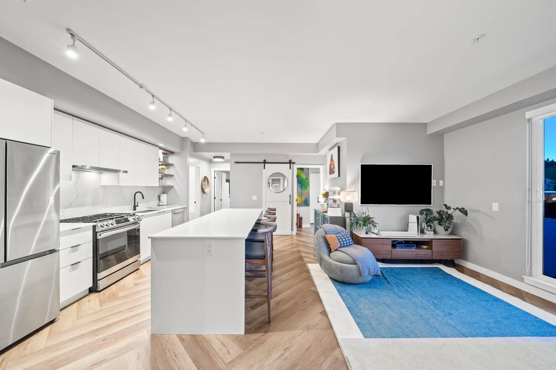 Photo 1 of 33 at #605 – 3229 St Johns Street
