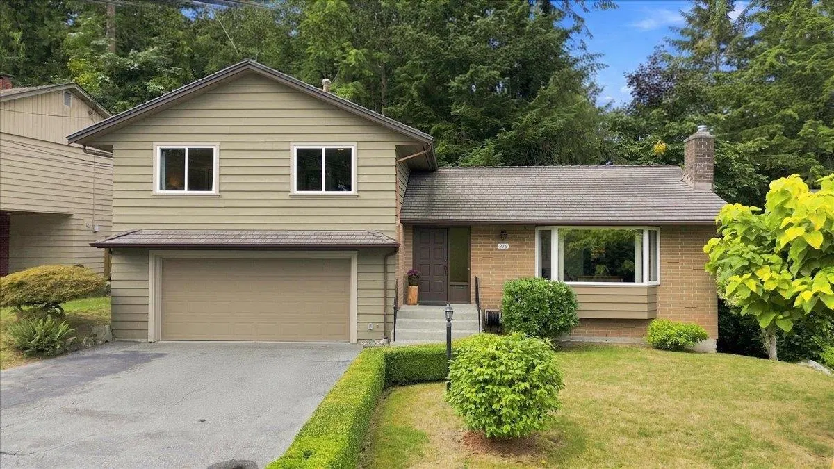 Photo 1 of 31 at 976 Corona Crescent
