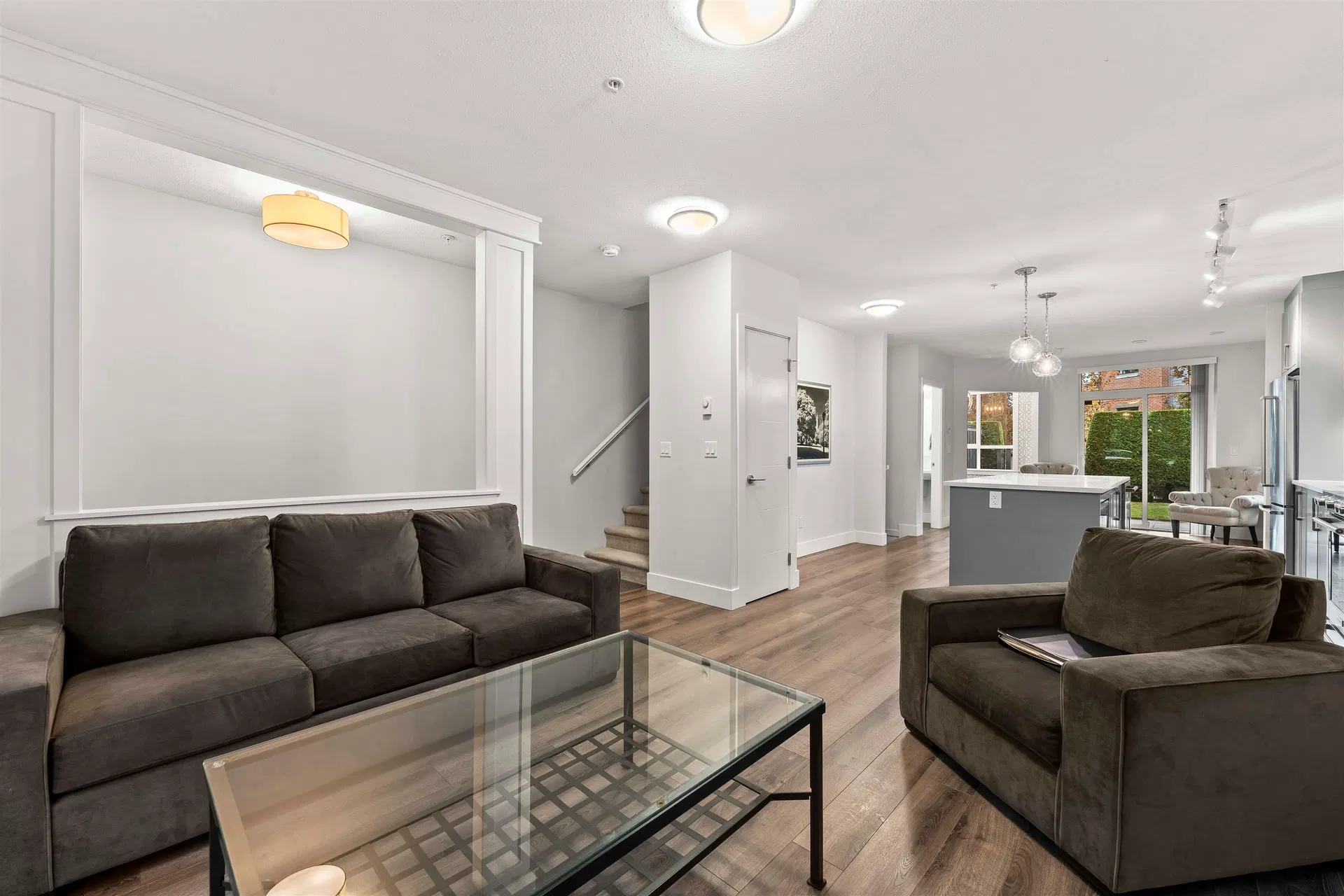 Photo 4 of 40 at #6 – 2988 151 Street