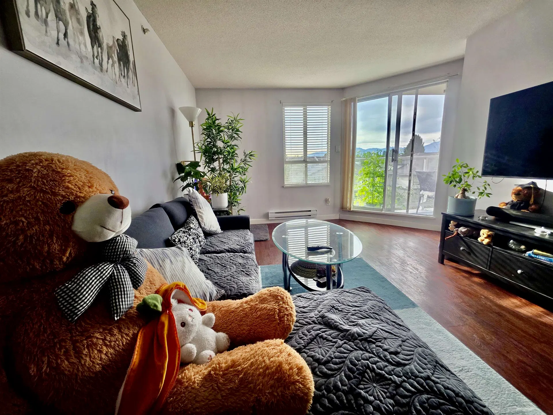 Photo 3 of 13 at #607 – 3455 Ascot Place