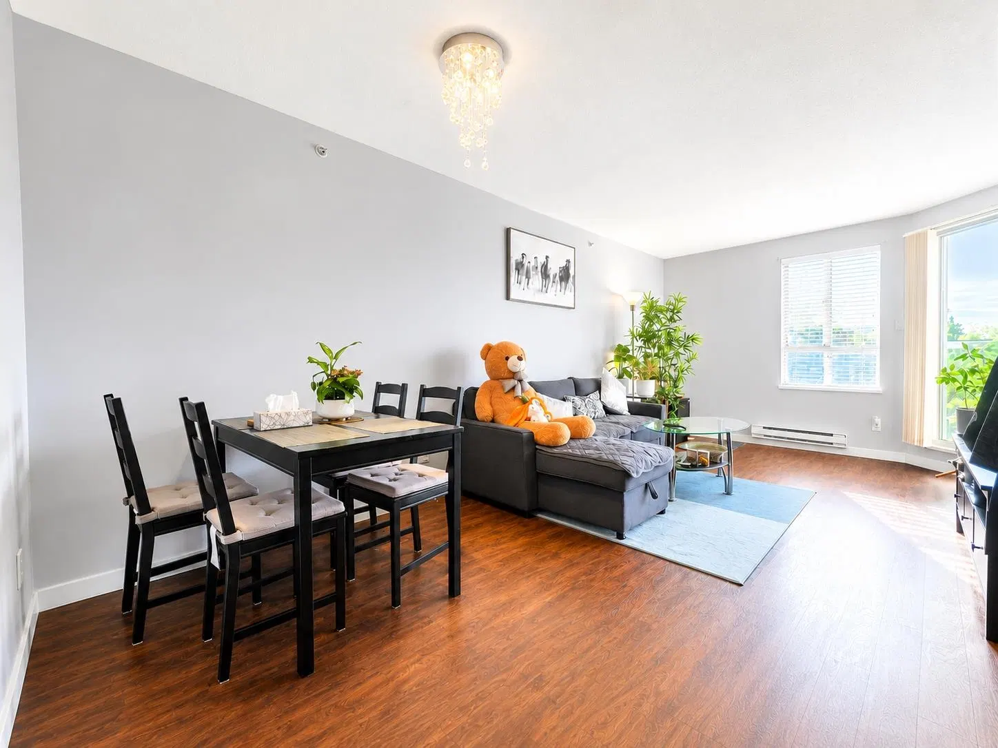 Photo 4 of 13 at #607 – 3455 Ascot Place