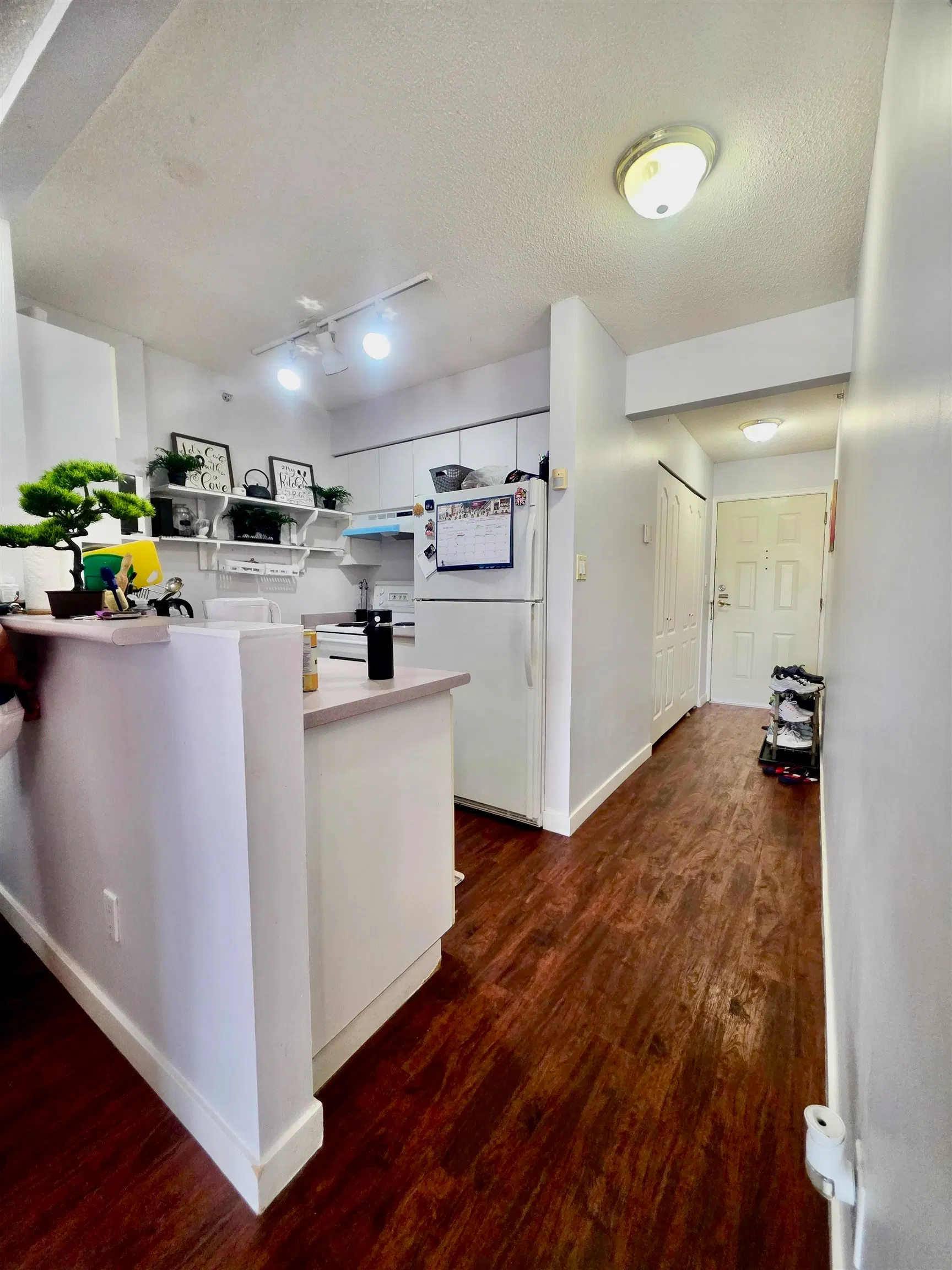 Photo 5 of 13 at #607 – 3455 Ascot Place