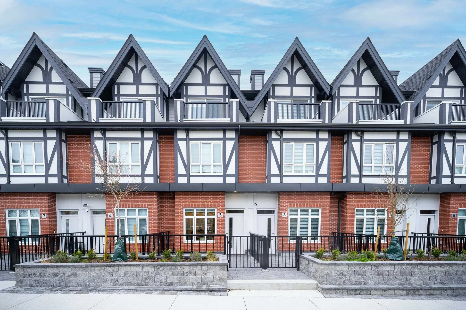#4 – 6988 Griffiths Avenue