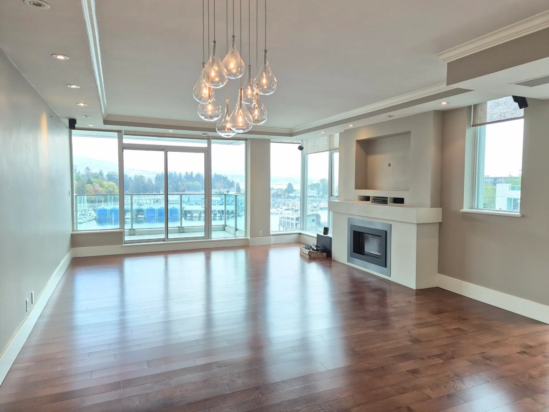Photo 3 of 30 at #803 – 1777 Bayshore Drive