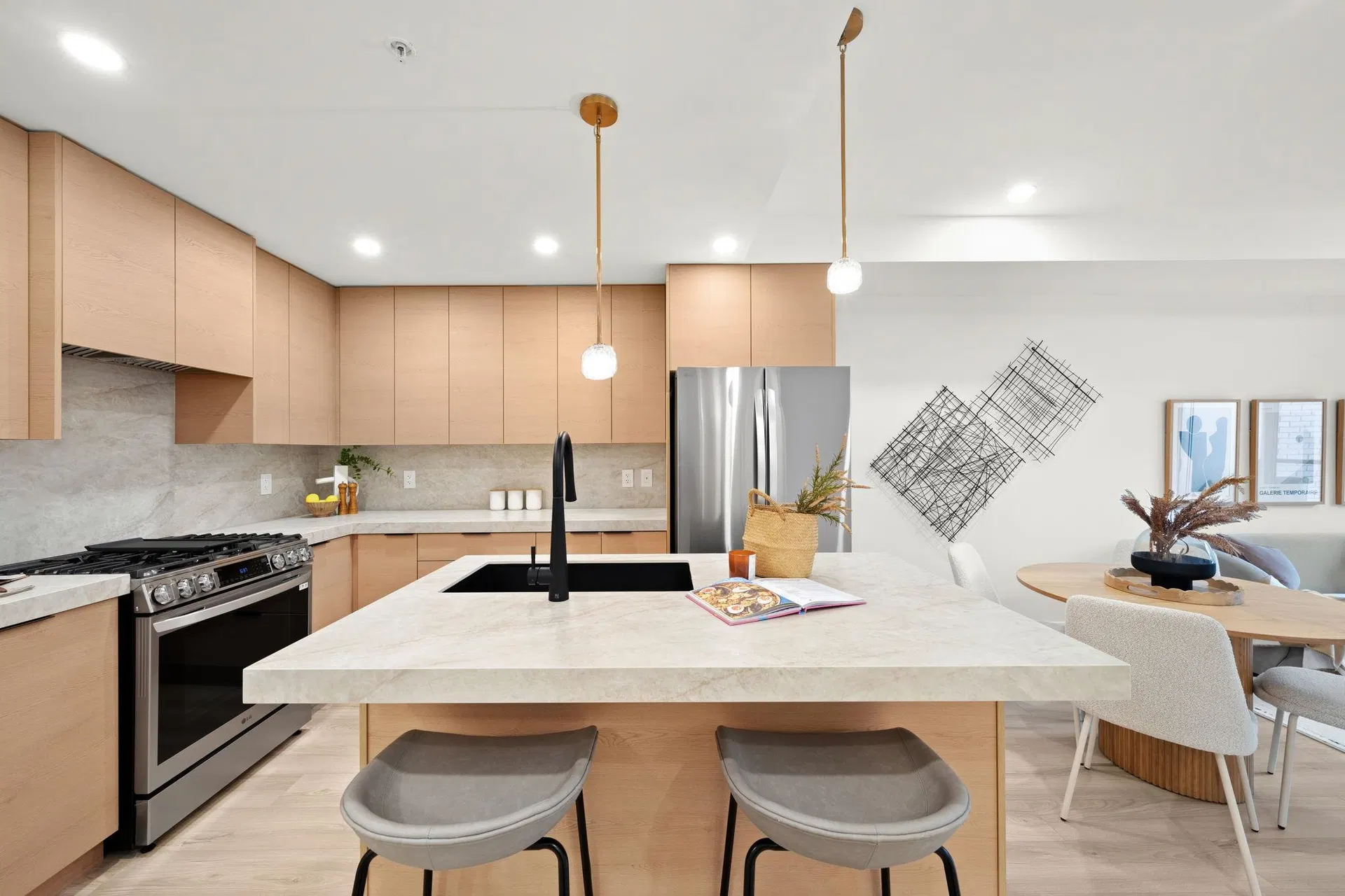 Photo 1 of 40 at #208 – 15353 17 Avenue