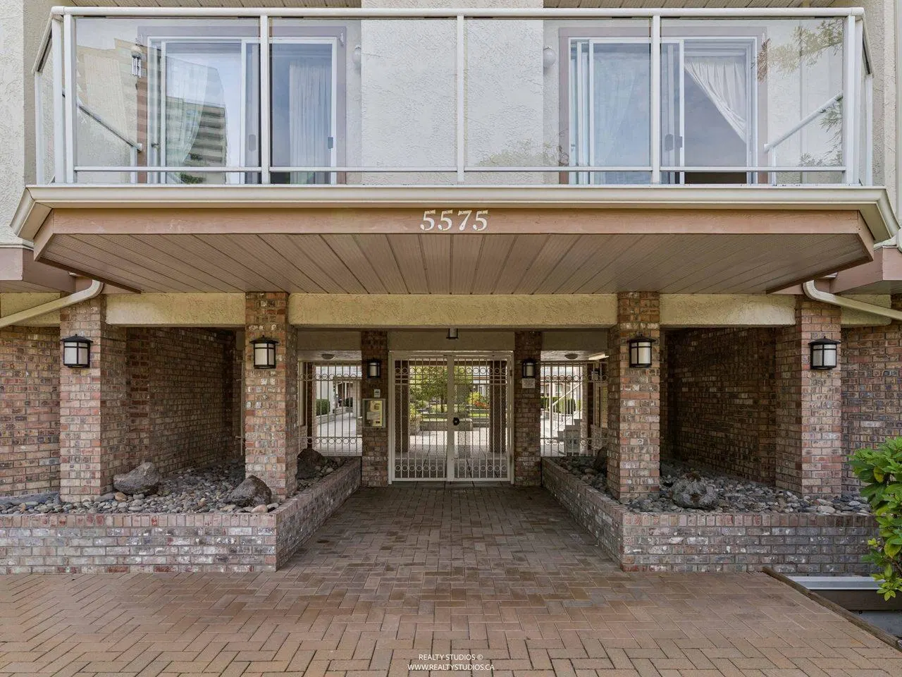 Photo 3 of 25 at #21 – 5575 Patterson Avenue
