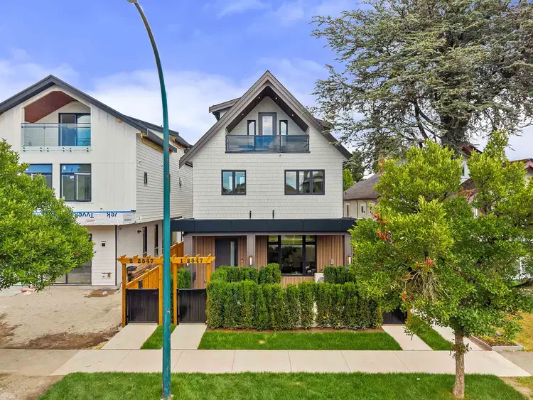 #2 – 2547 2nd Avenue