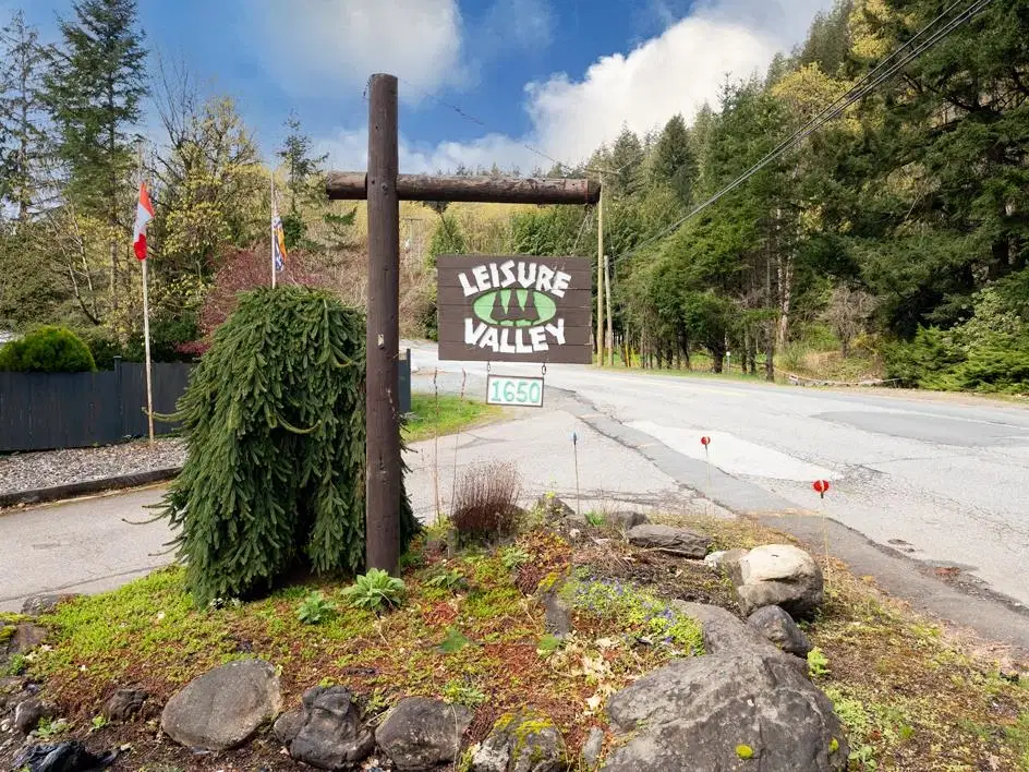#26 – 1650 Columbia Valley Road
