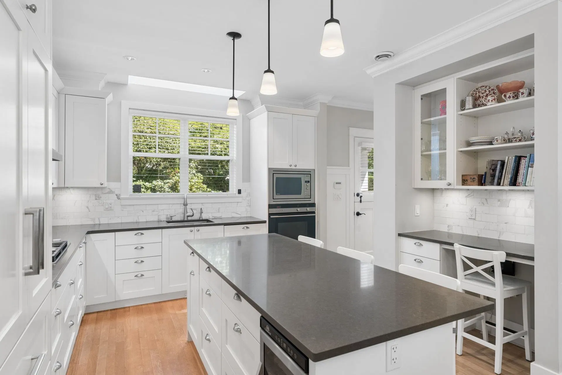 Photo 1 of 40 at 2071 Esquimalt Avenue