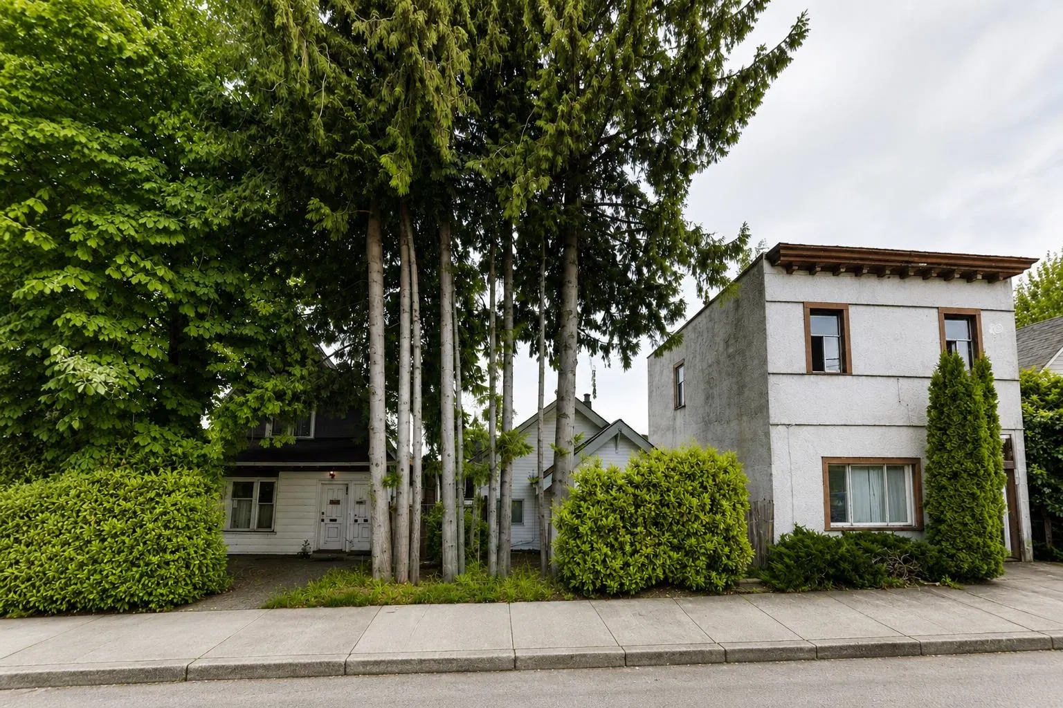 Photo 1 of 2 at 4768 Fraser Street